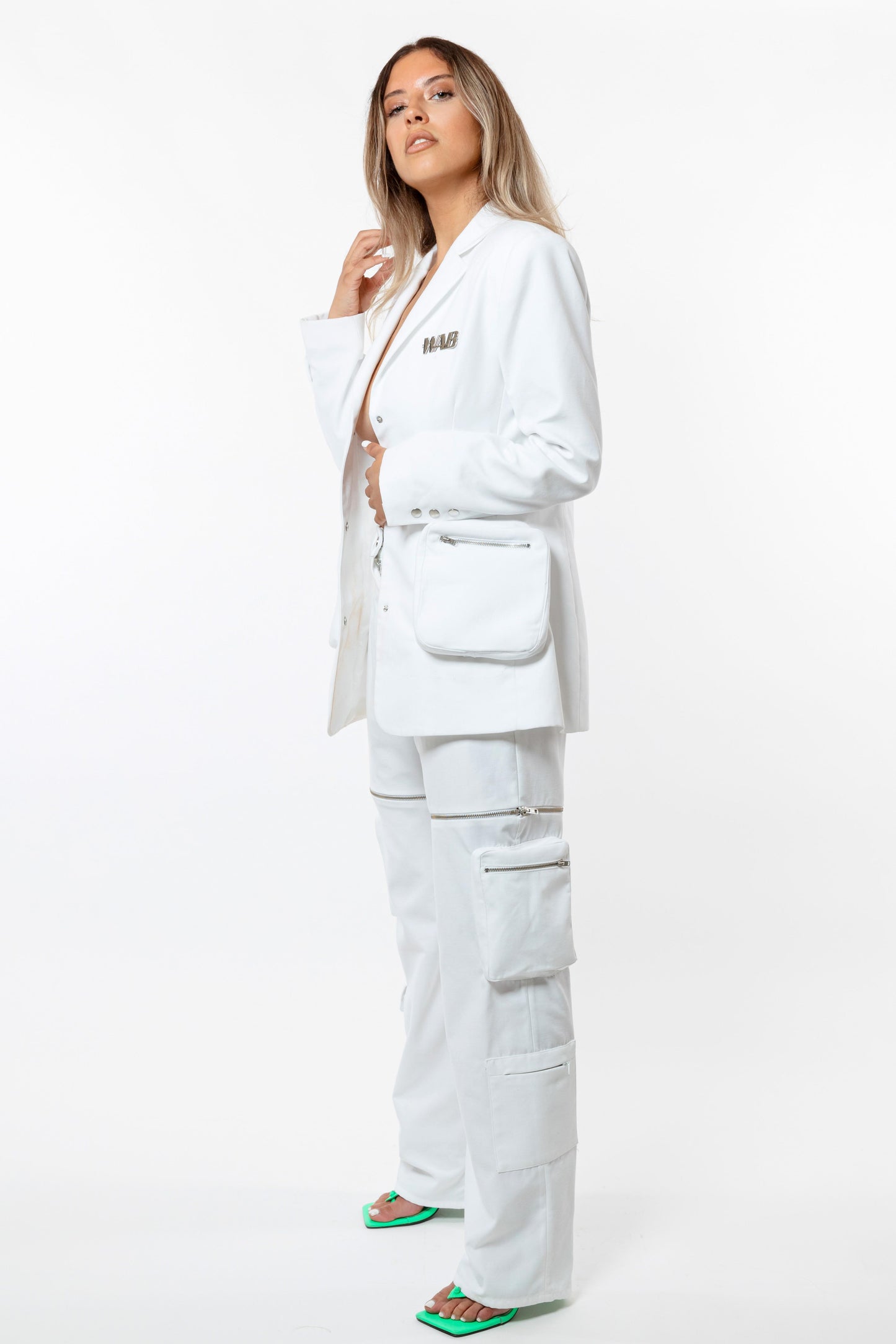 WHITE DRAMA PANTS