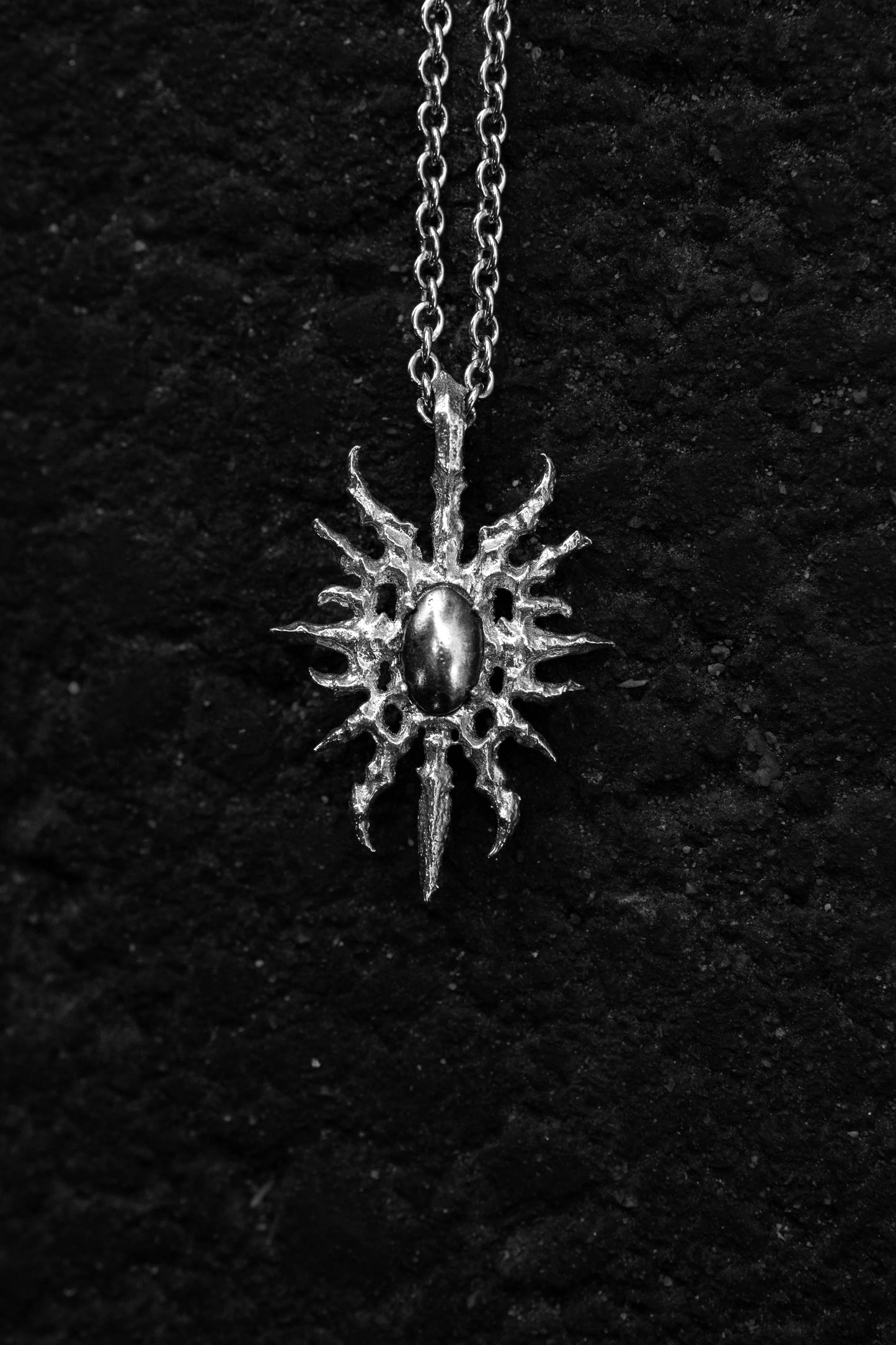 ILLUSIONS PENDANT RED