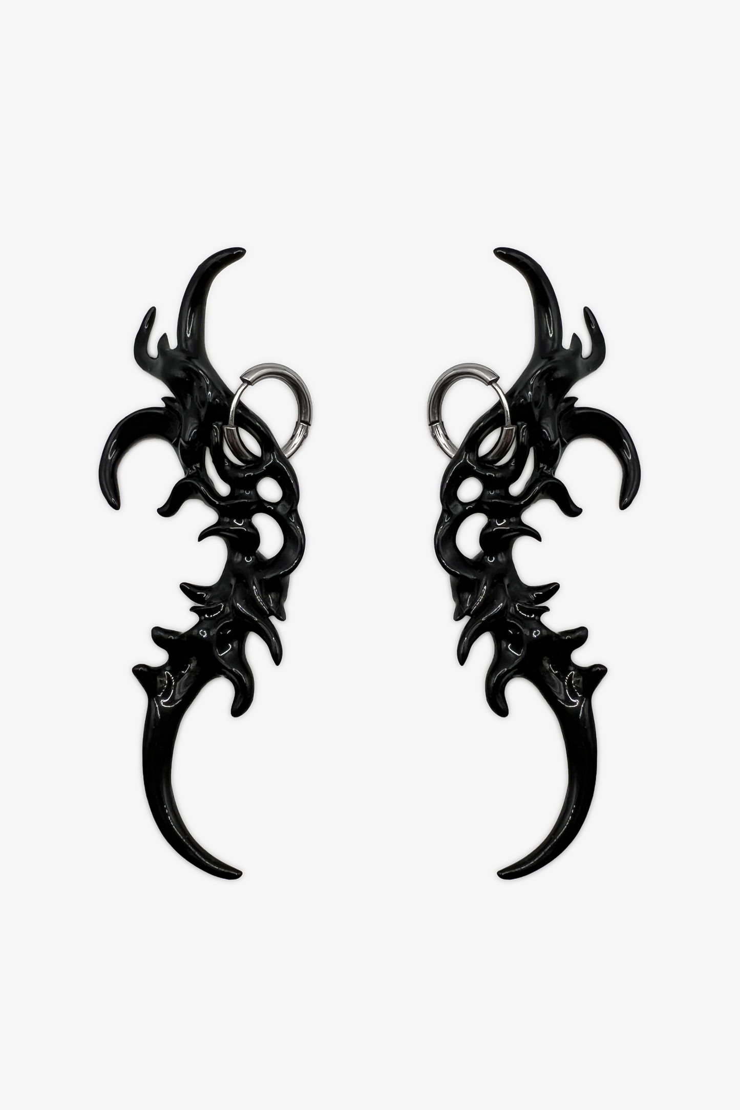 BLACK ORGANIC EARRING