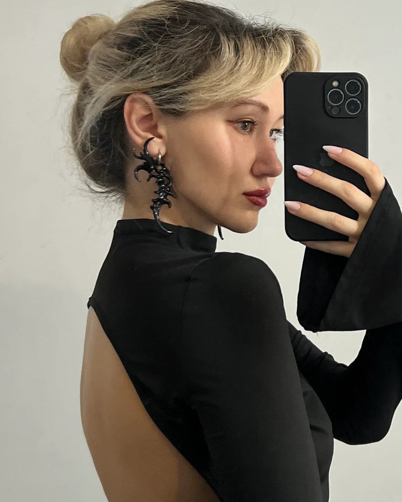 BLACK ORGANIC EARRING